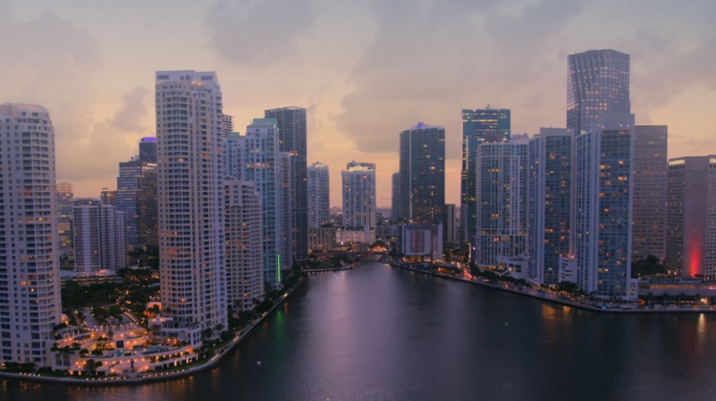 Biscayne Bay Architecture Guide 2026 featuring Miami’s skyline, Museum Park, and waterfront landmarks seen from the water